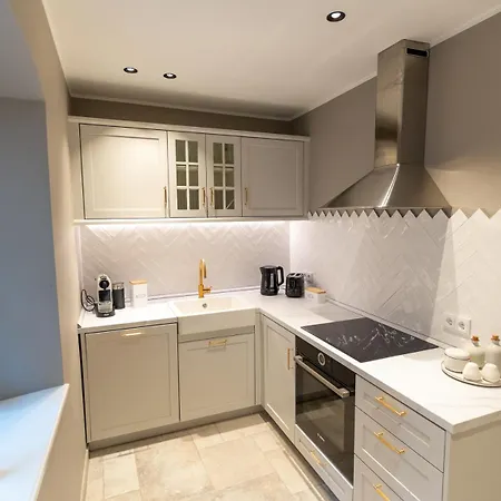 Апартаменты Wunderschoenes Altbaujuwel In Ruhiger Innenstadtlage Аугсбург